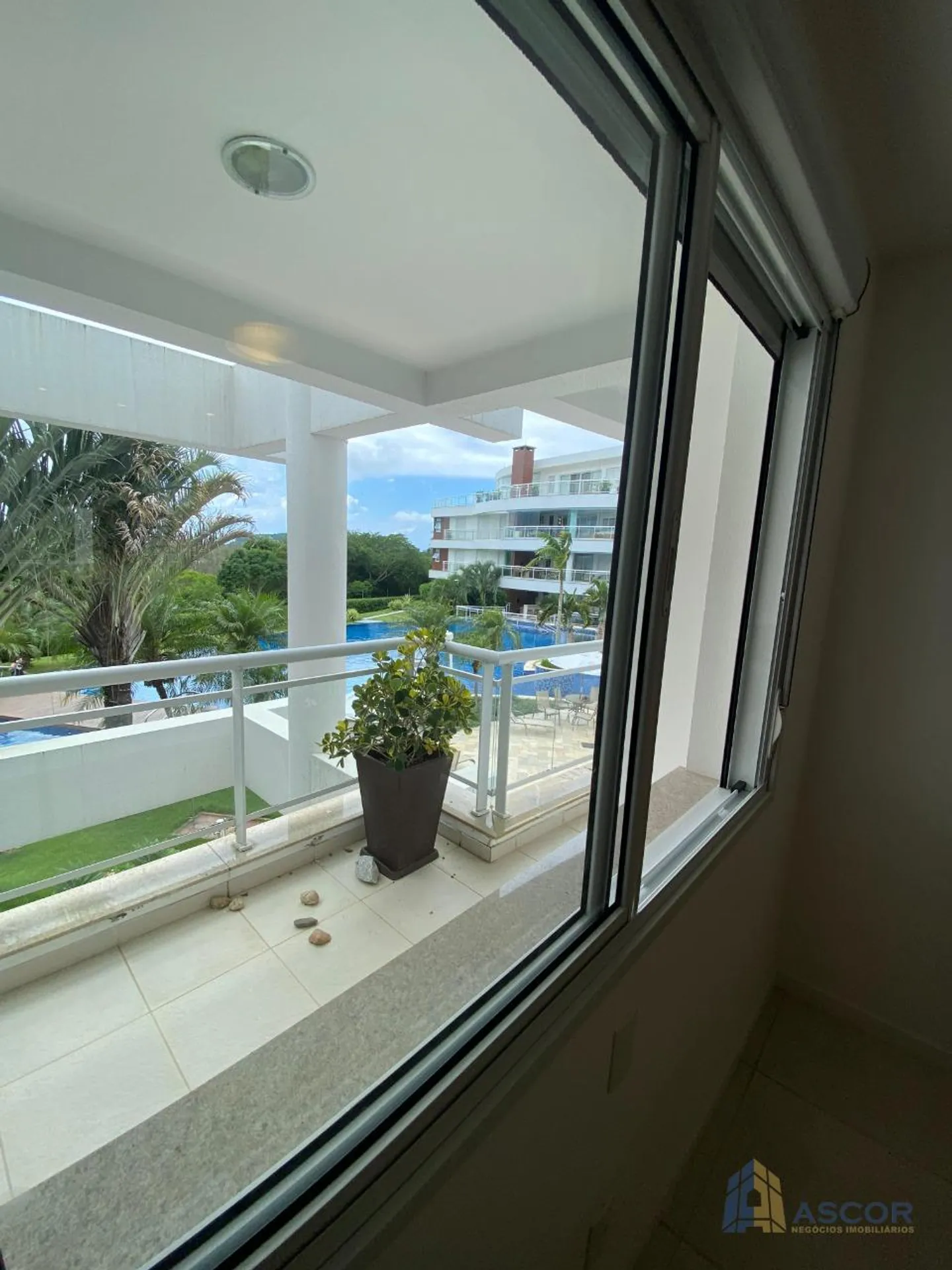 221 m² apartment with 3 en-suite bedrooms and 2 parking — photo 23