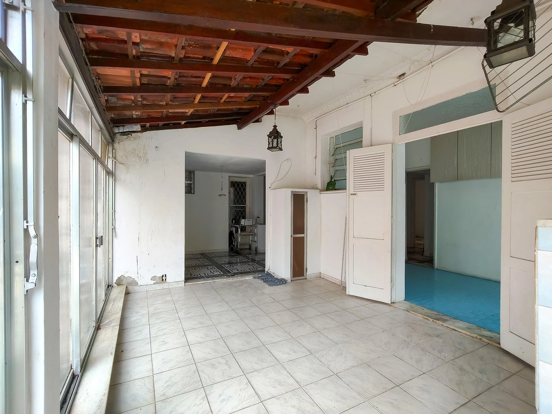2-bedroom apartment with 2 bathrooms and mountain views — photo 35