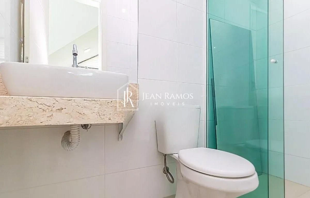 Bathtub in a 3-bedroom house, 115 m² — photo 10