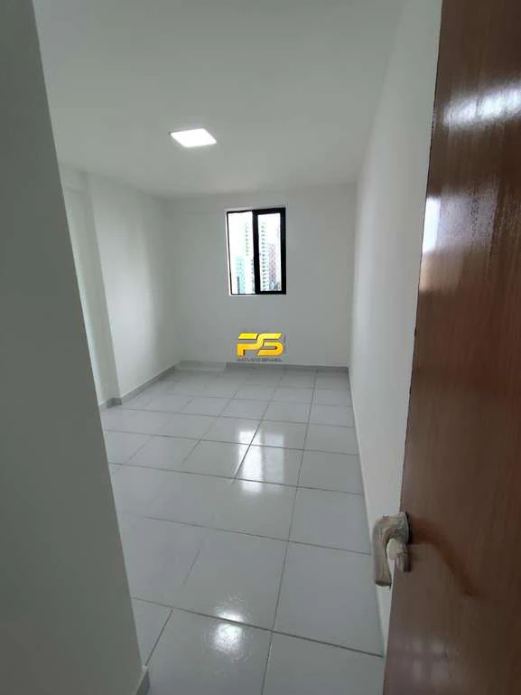 97 m² apartment with 3 bedrooms, 1 en-suite and glass shower — photo 3