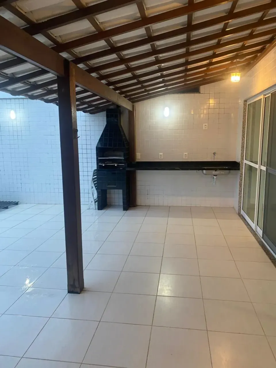 Unfurnished apartment with 3 bedrooms and 4 bathrooms — photo 9