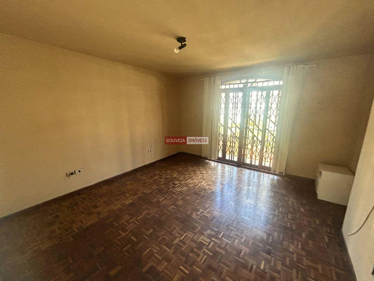 235 m² house with an en-suite and 3 parking spots — photo 16