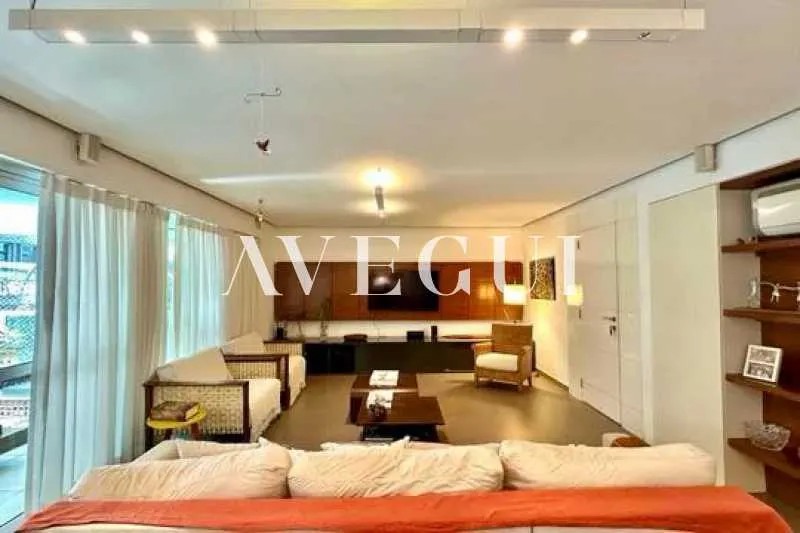 4-bedroom apartment with a private BBQ — photo 23