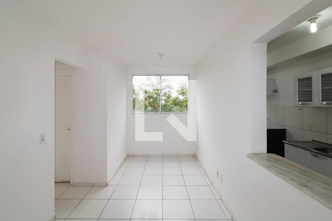 Apartamento con piso de cerámica, 2 dormitorios y 1 plaza — photo 10