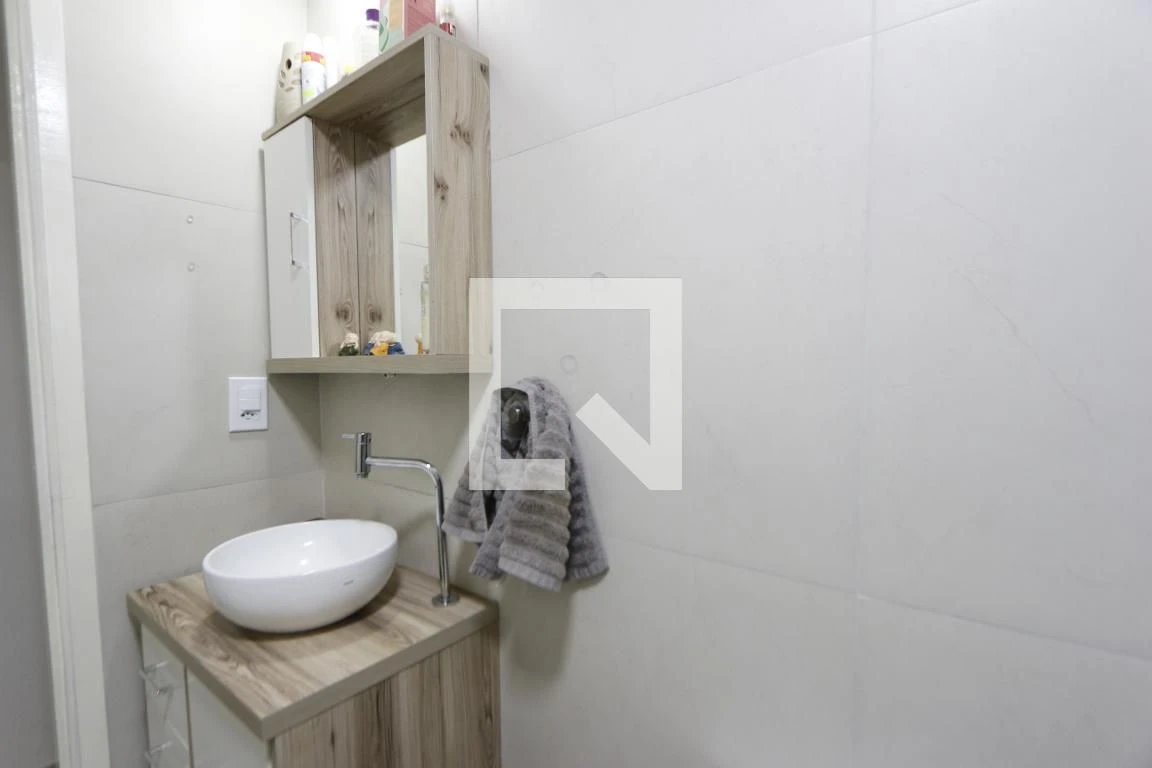 Apartamento mobiliado de 2 quartos em condomínio com piscina — photo 8