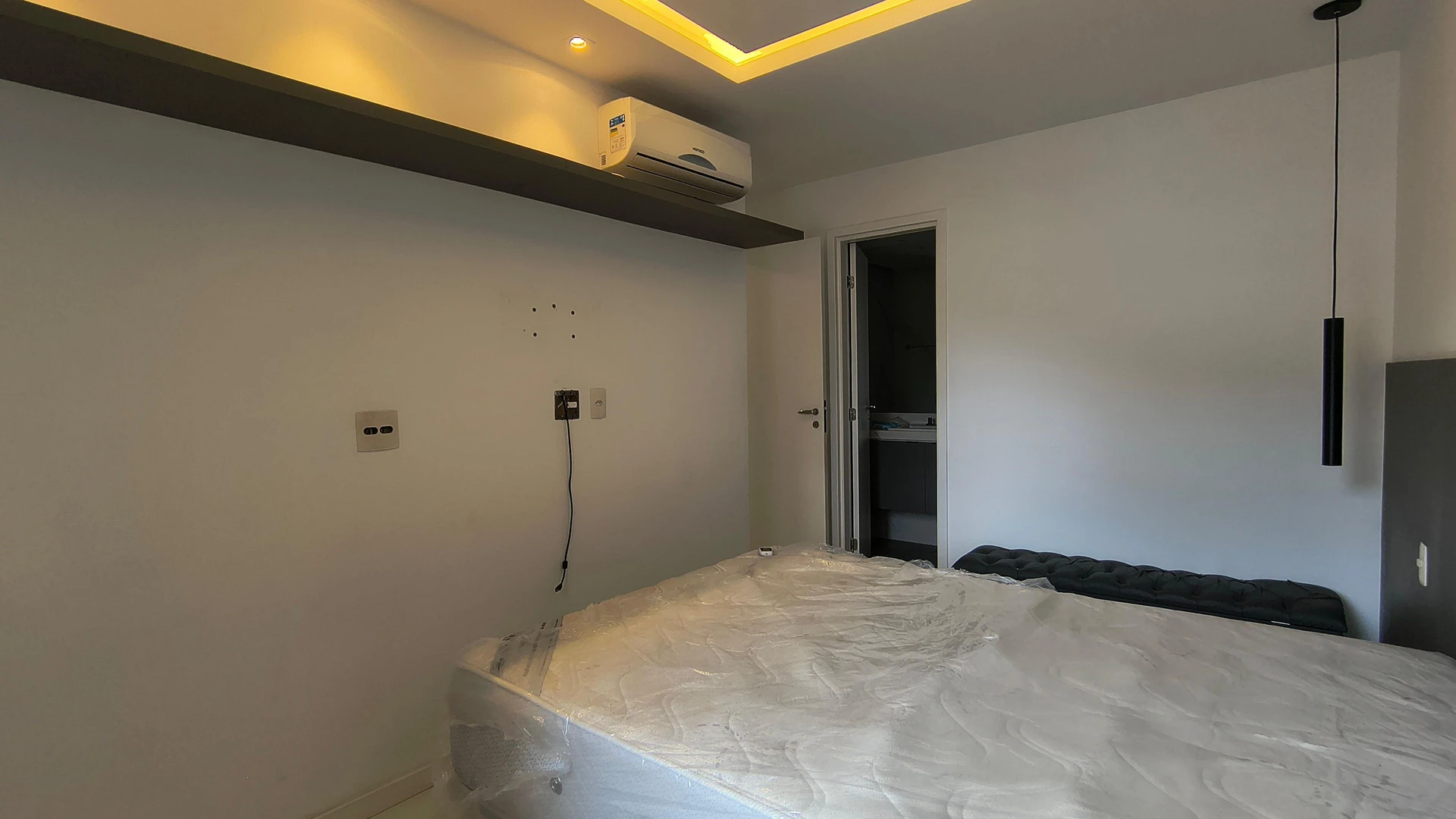 2-bedroom apartment with an enclosed, floor-to-ceiling balcony — photo 25