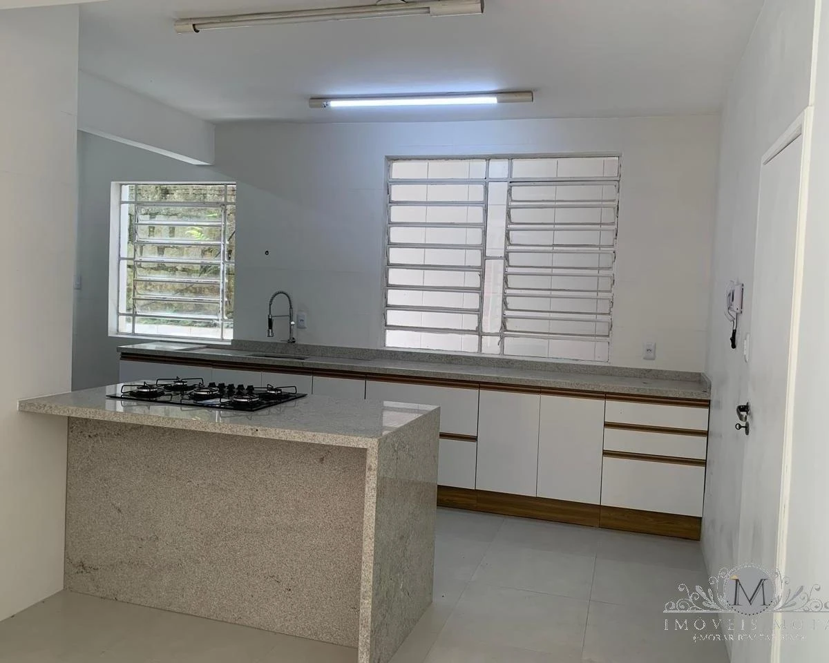 Casa de 273 m² con balcón gourmet y espacio de home office — photo 9