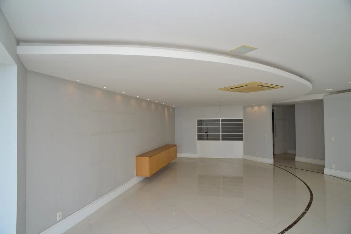 Ванна та 4 спальні: квартира 300 м² — photo 16