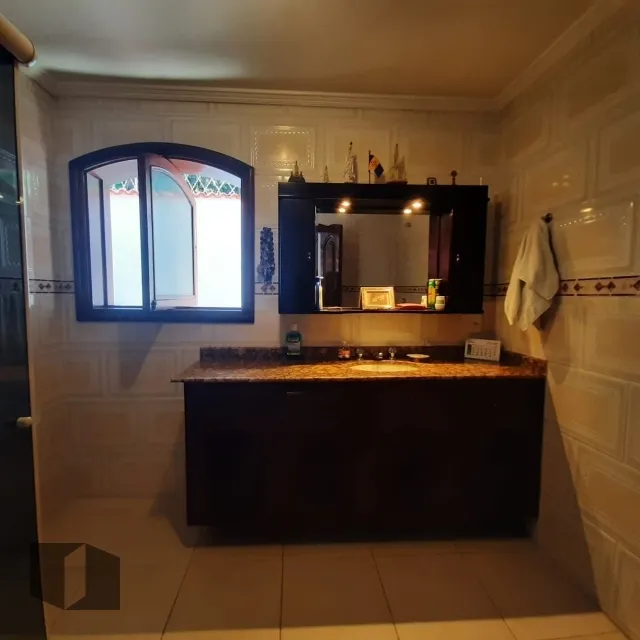 House with 4 bedrooms and 5 bathrooms, 5 parking spots — photo 24