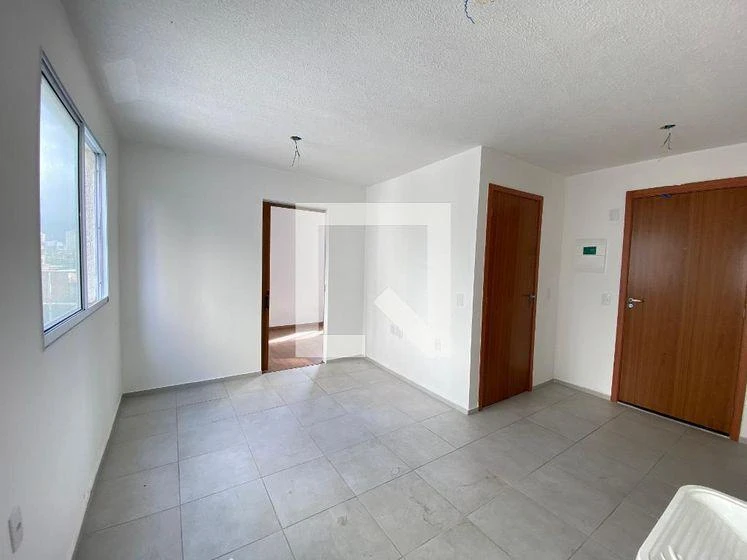 One-bedroom apartment in a building with a pool — photo 37
