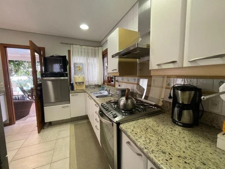 Ванна и 6 спален: дом 320 м² — photo 7