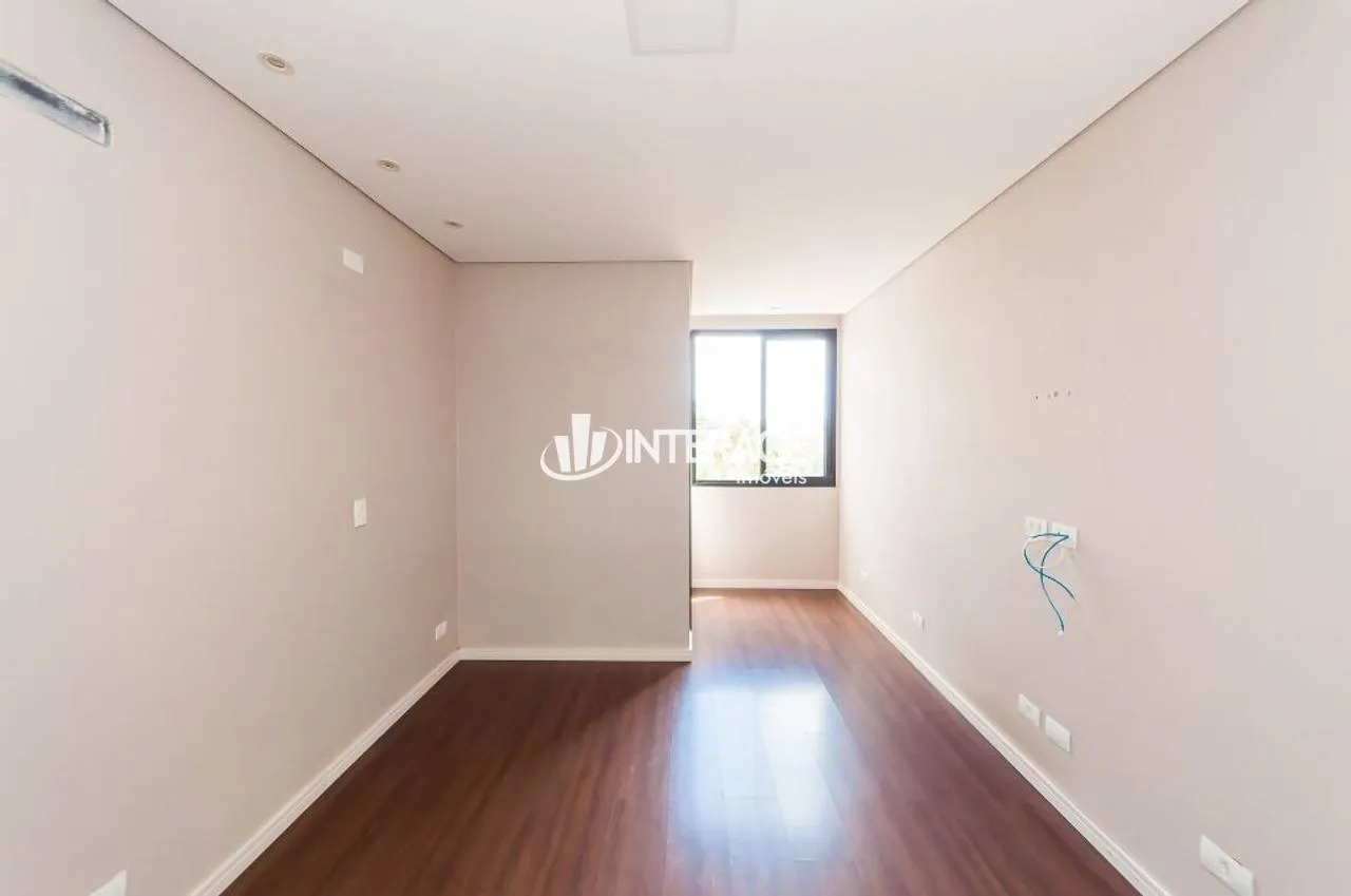 3-bedroom house with a washing machine in Curitiba — photo 30