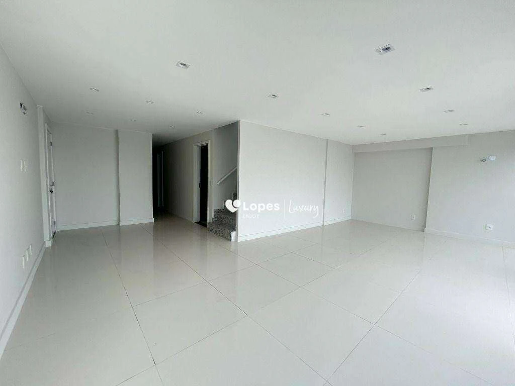 Duplex penthouse with private pool and 316 m² — photo 22