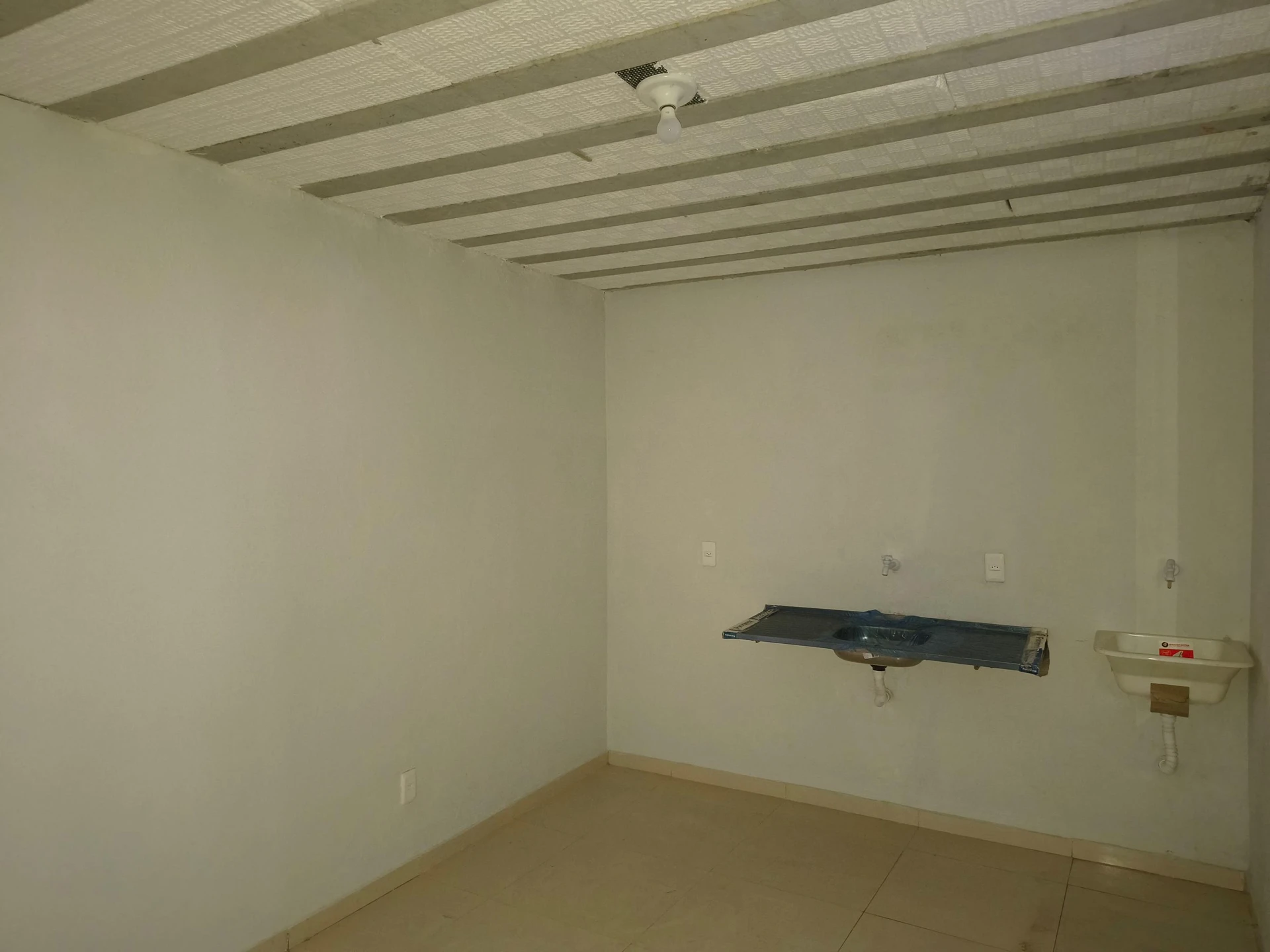 Kit sin amueblar con 1 dormitorio y 1 baño y balcón — photo 10