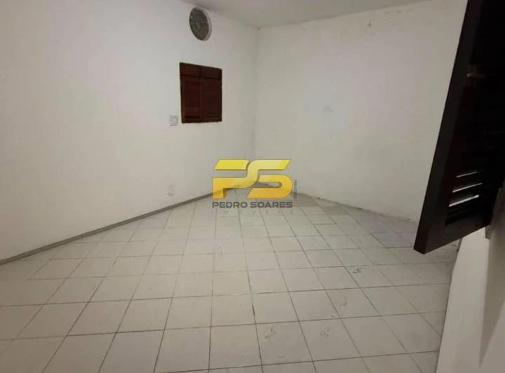 360 m² house with 4 bedrooms and 5 parking spaces