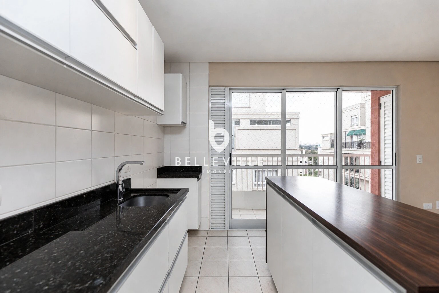 3-bedroom apartment with a grill on the balcony — photo 25