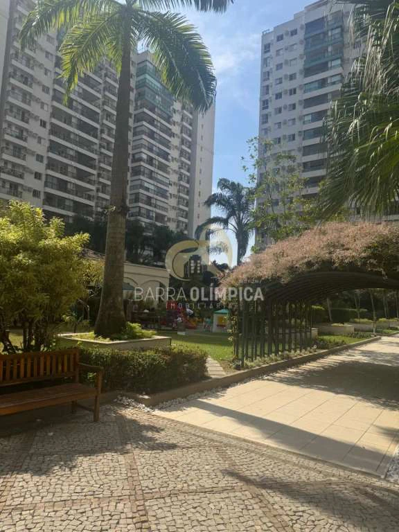 Furnished 2-bedroom apartment with a private BBQ — photo 23