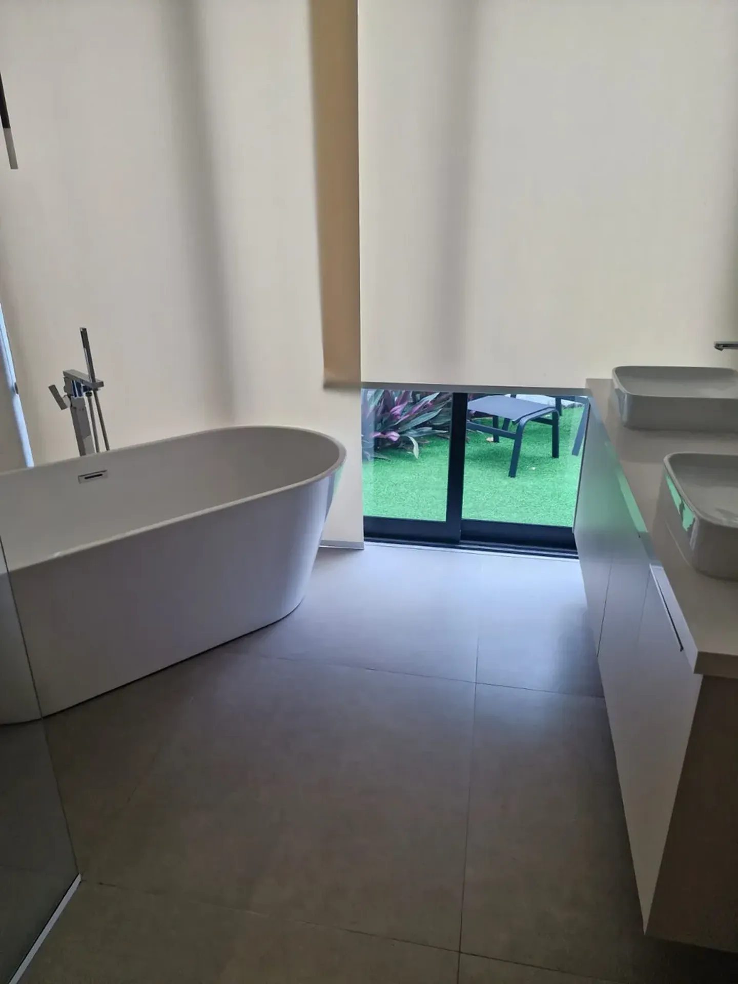 Furnished house, 280 m², with a water view — photo 38