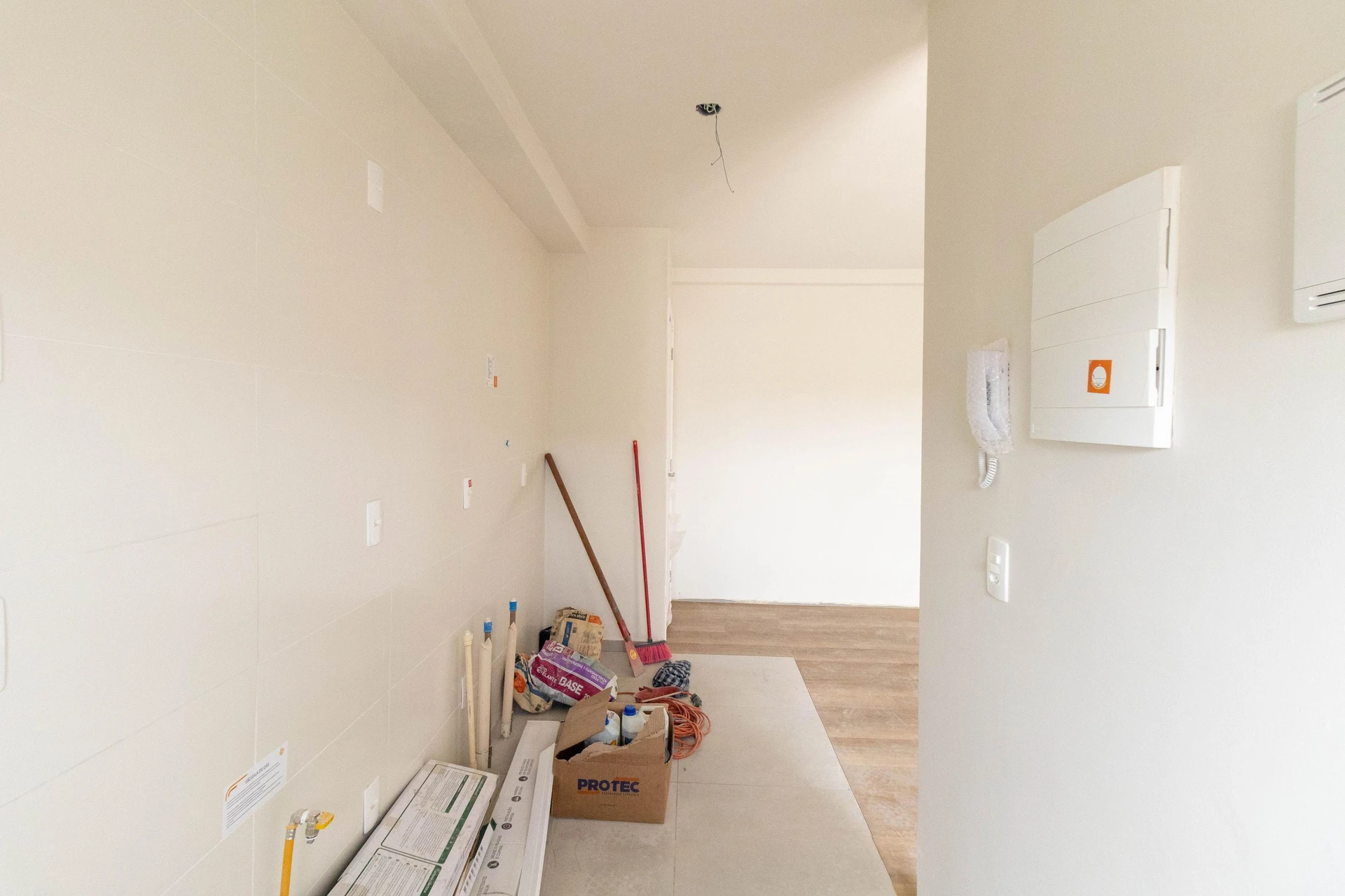 2-bedroom apartment with a grill on the balcony — photo 15