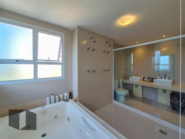 Apartment with 4 bedrooms and 4 bathrooms — photo 15