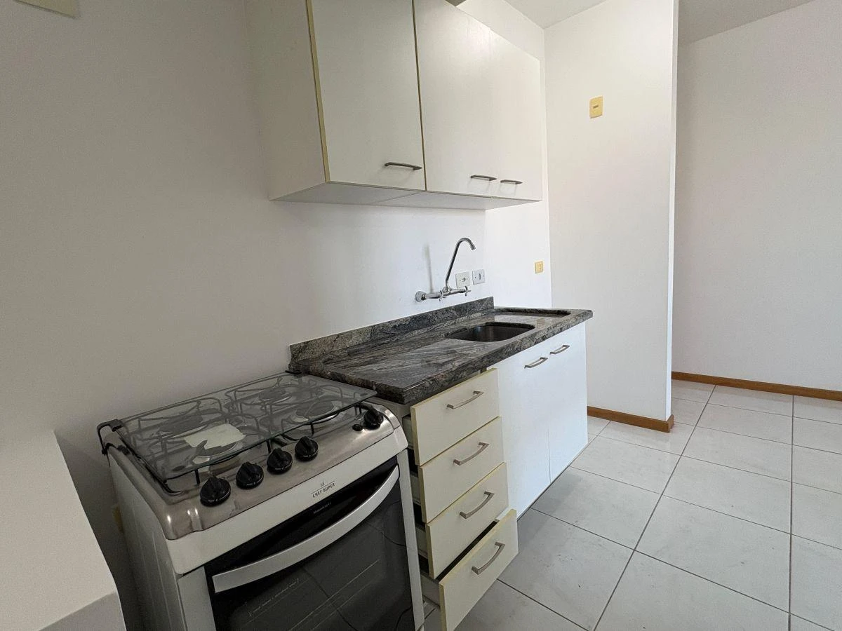 1-bedroom apartment with 24-hour concierge — photo 5