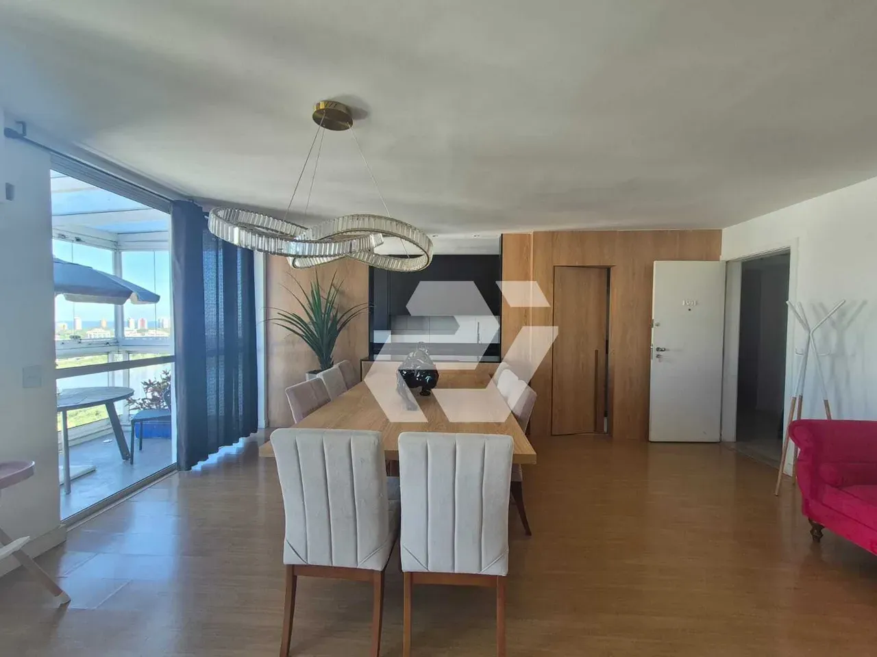 Furnished 4-bedroom apartment with building pool — photo 11