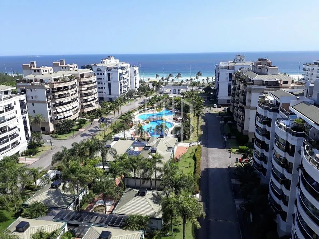 Furnished apartment, 162 m², with floor-to-ceiling windows — photo 45