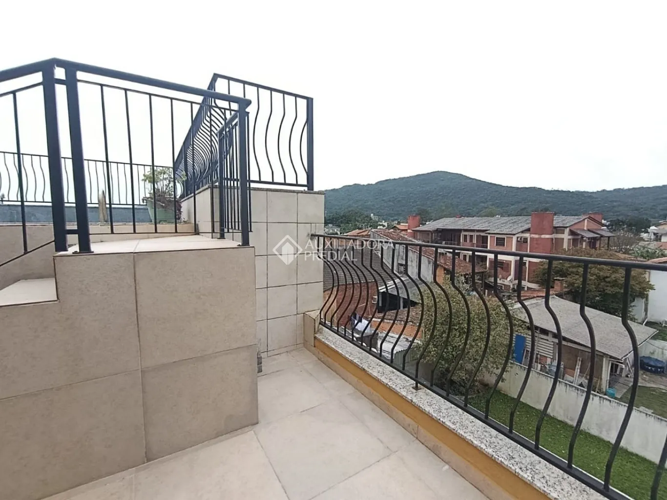 Penthouse-style apartment with 3 bedrooms and 3 baths — photo 16