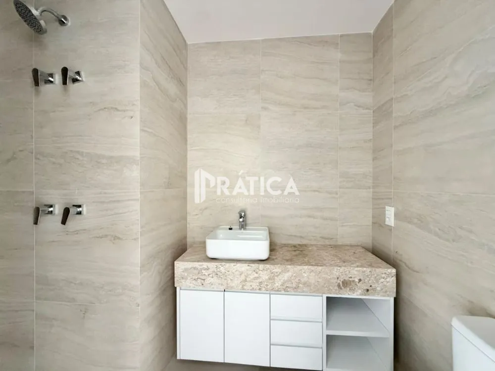 4-bedroom apartment in a building with an indoor pool — photo 34