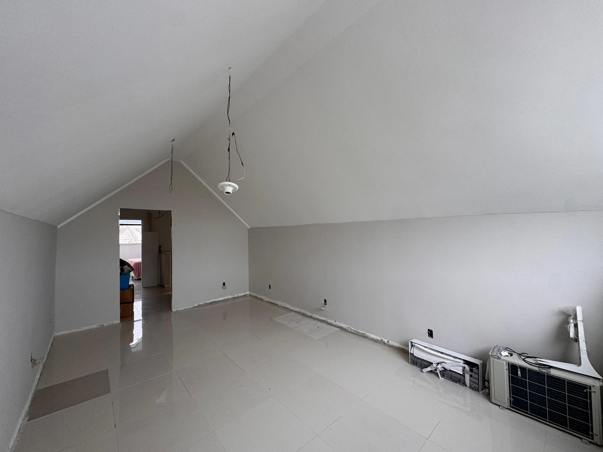 Будинок 280 м² із заскленим балконом та панорамними вікнами — photo 66