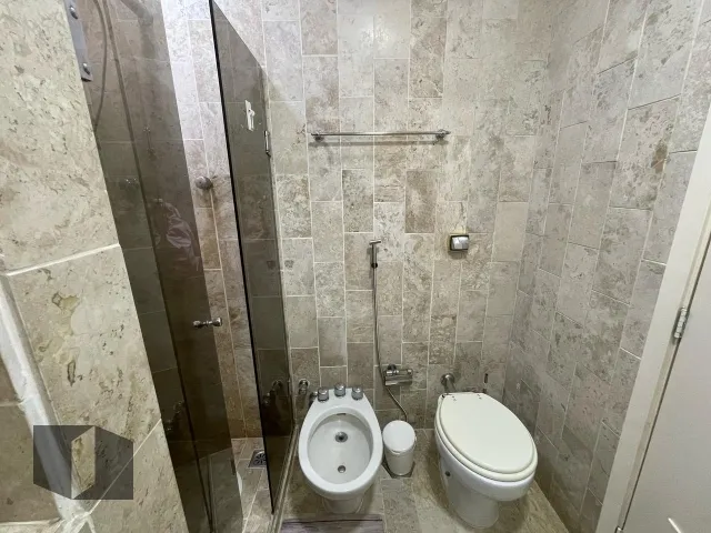Furnished apartment with 3 bedrooms and a glazed balcony — photo 12
