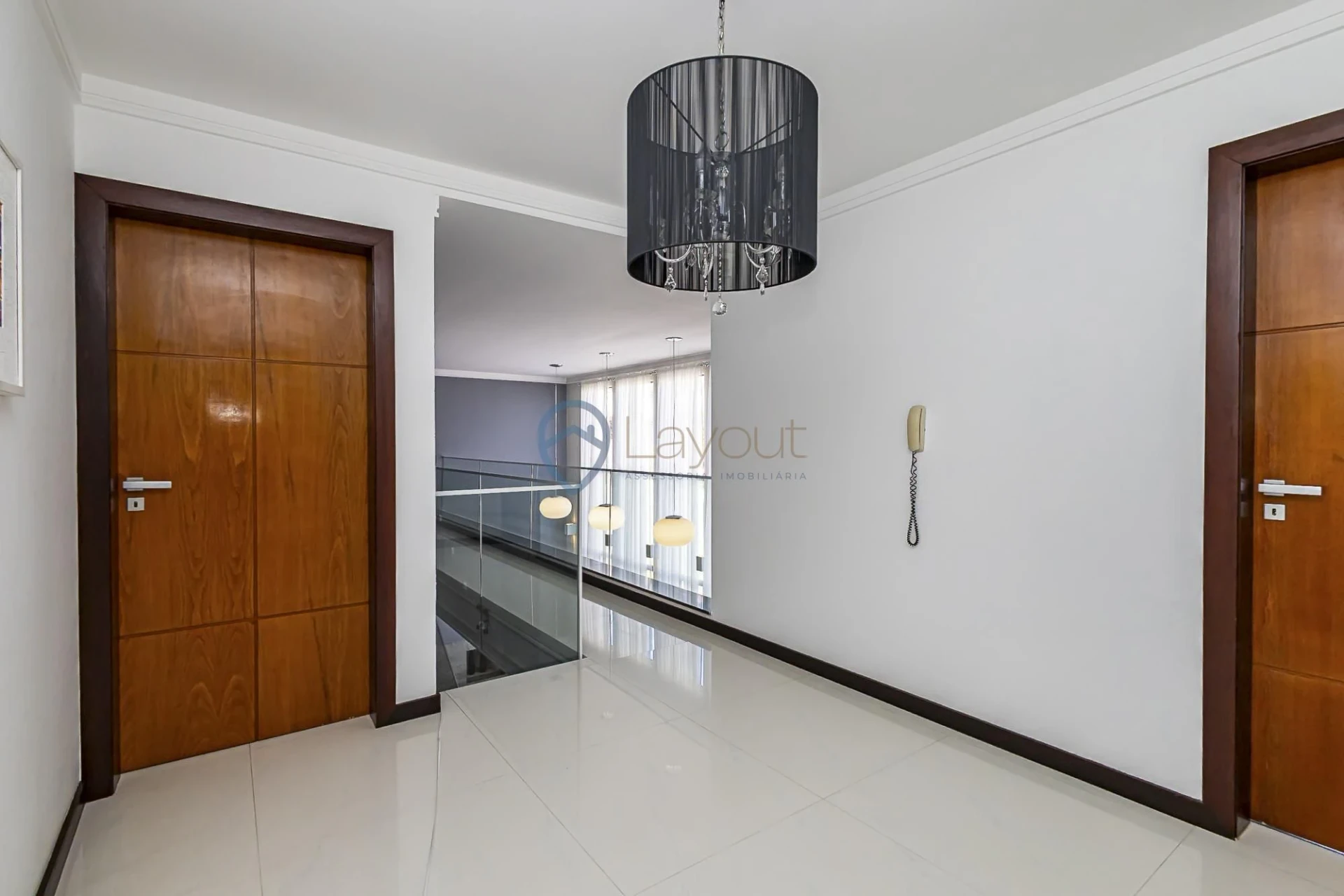 Рабочее место и 4 спальни: дом 381 м² — photo 24