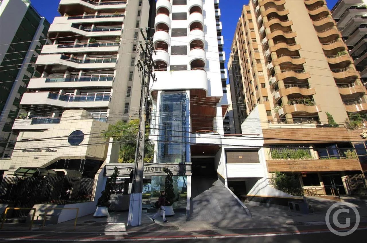 2-bedroom apartment with a water view in Florianópolis — photo 20