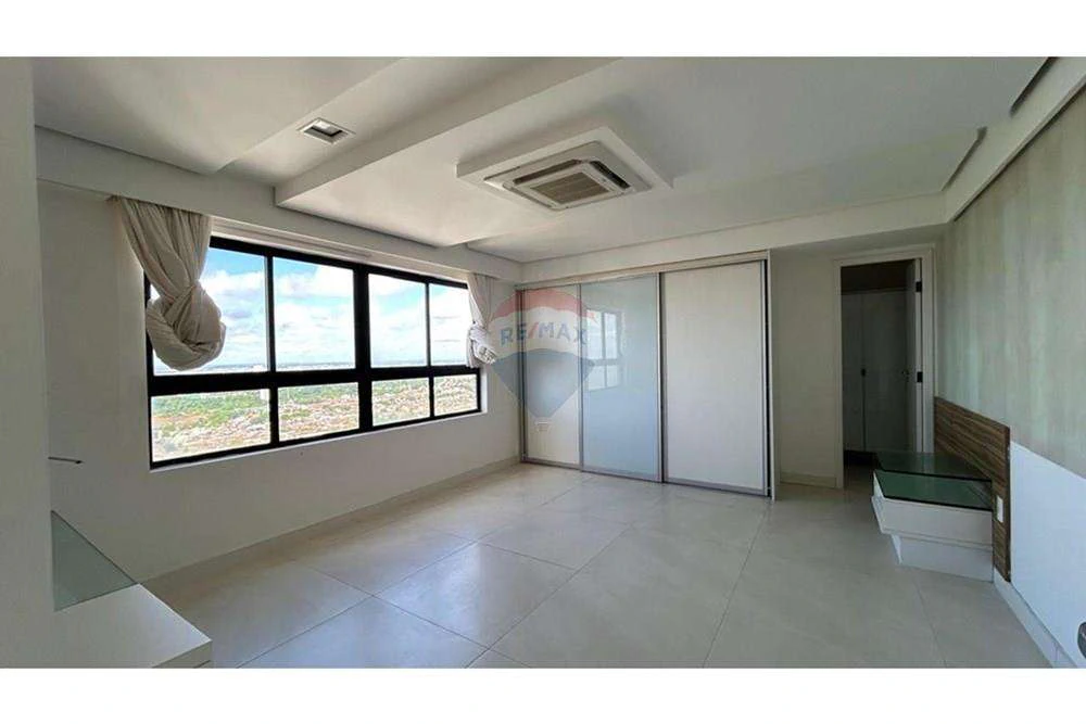 430 m² duplex apartment with a private-use condo pool