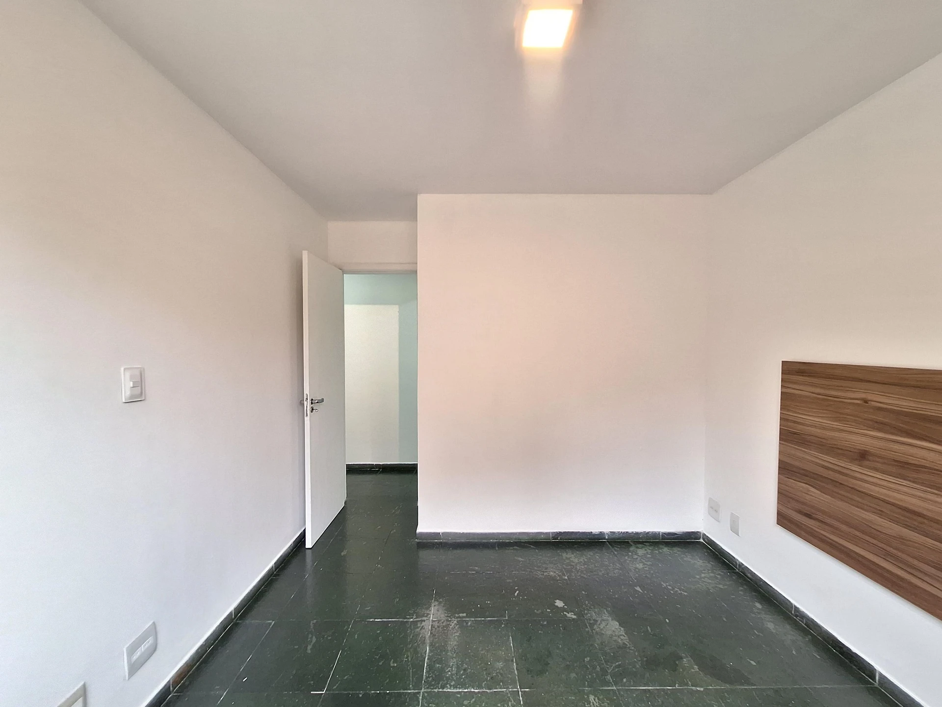 Apartamento de 75 m² com jacuzzi e varanda envidraçada — photo 29