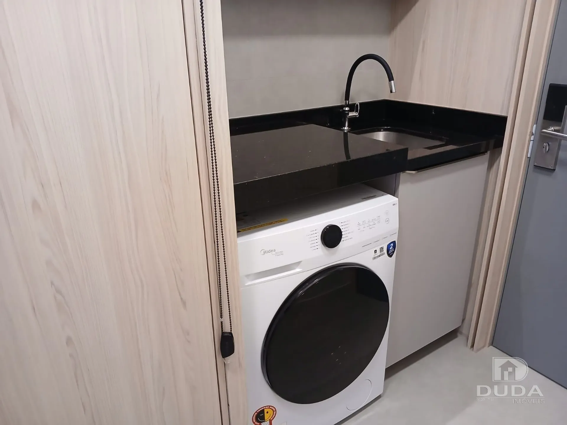 Furnished studio 33 m² with 1 bedroom and 1 bathroom — photo 23
