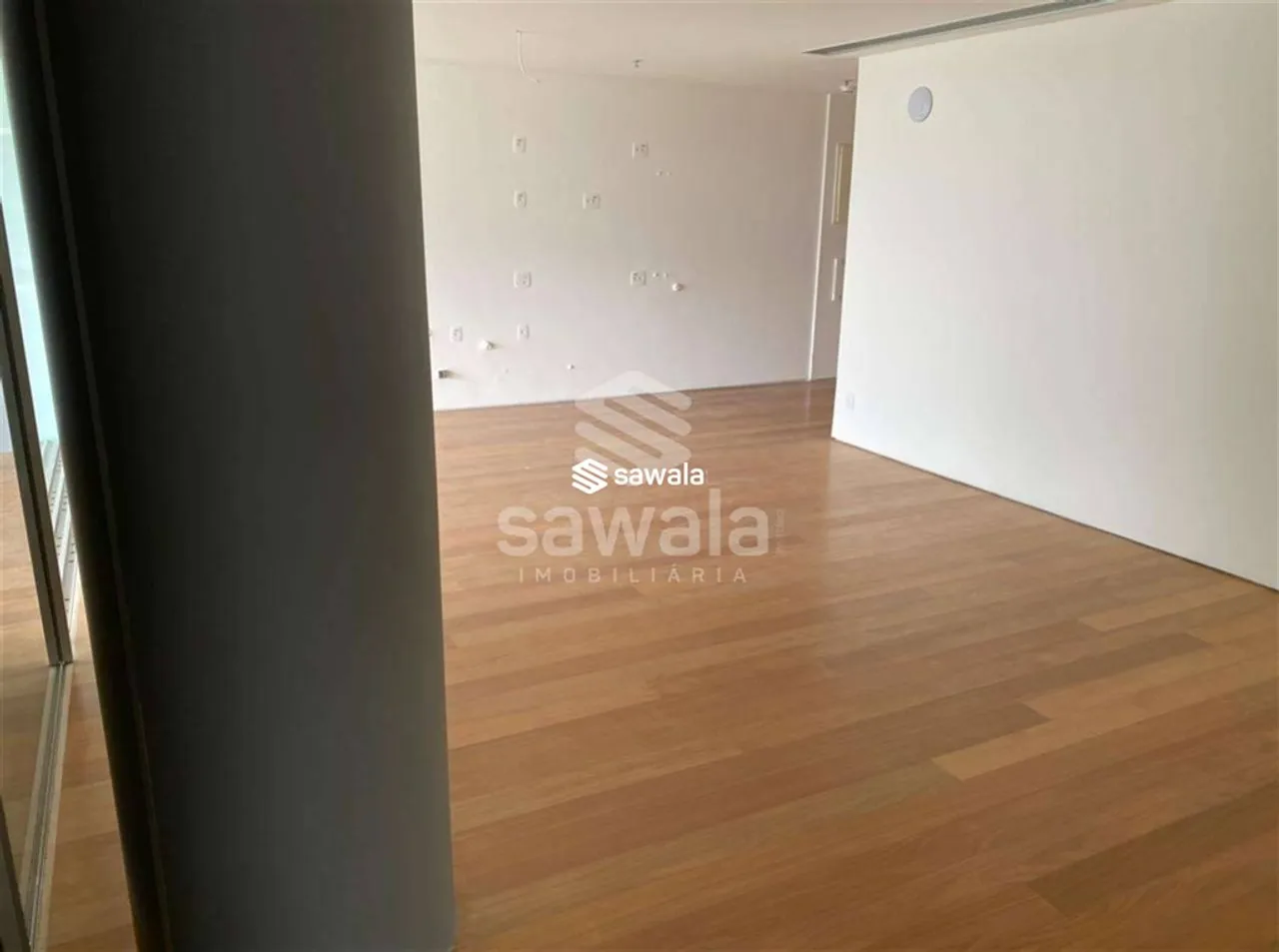 Apartamento com 1 quarto, 2 banheiros e janelas do chão ao teto — photo 15