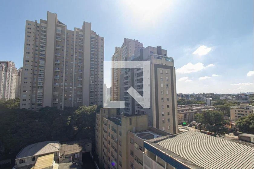 One-bedroom apartment in a building with a gym