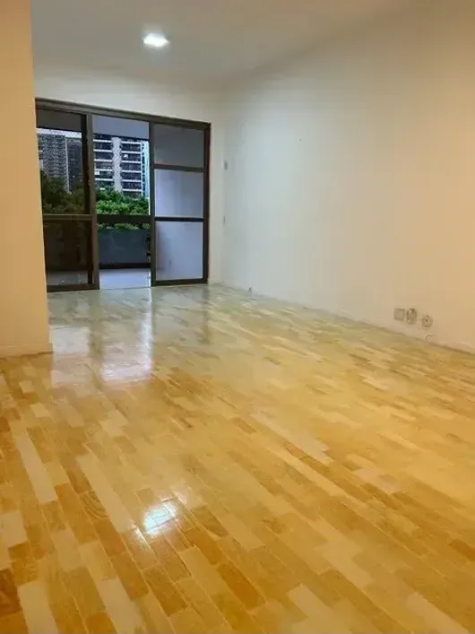 Квартира з 3 спальнями та дерев'яною підлогою або ламінатом — photo 8