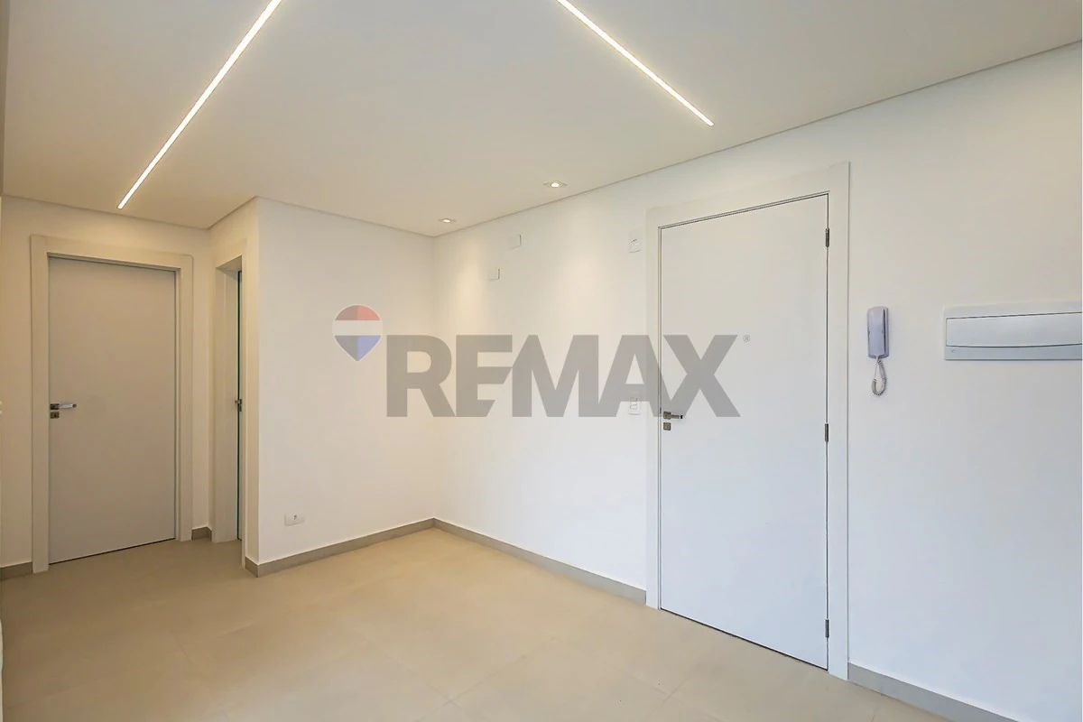 2-bedroom apartment with floor-to-ceiling windows — photo 24