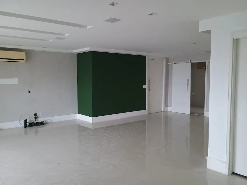 Apartamento de 3 quartos com janelas do piso ao teto — photo 20