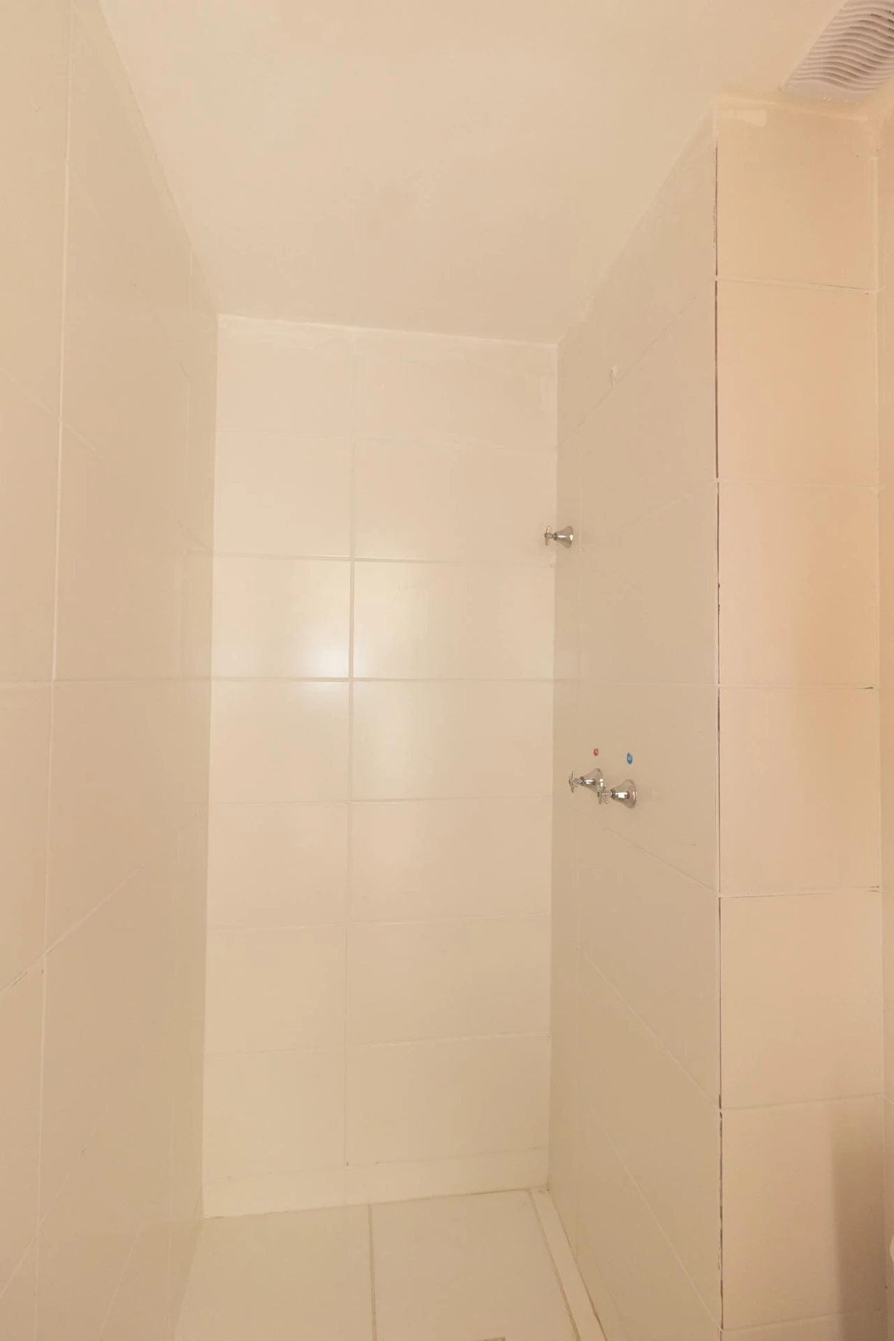 Unfurnished 2-bedroom apartment with 1 bathroom — photo 26