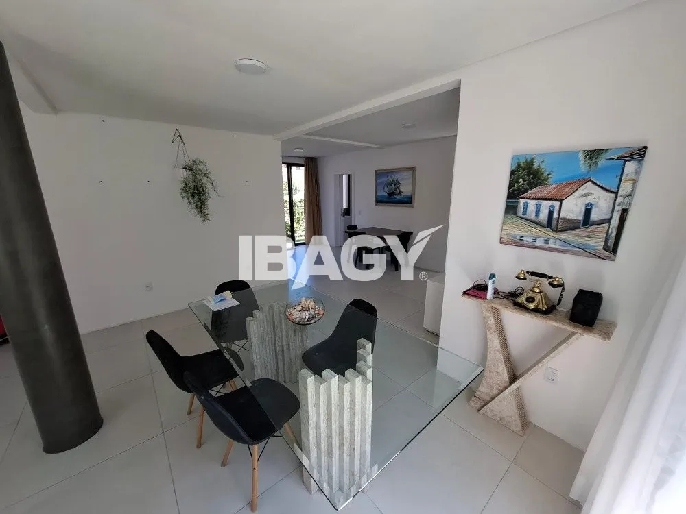 Furnished house with 4 en-suites and 220 m², no parking — photo 26
