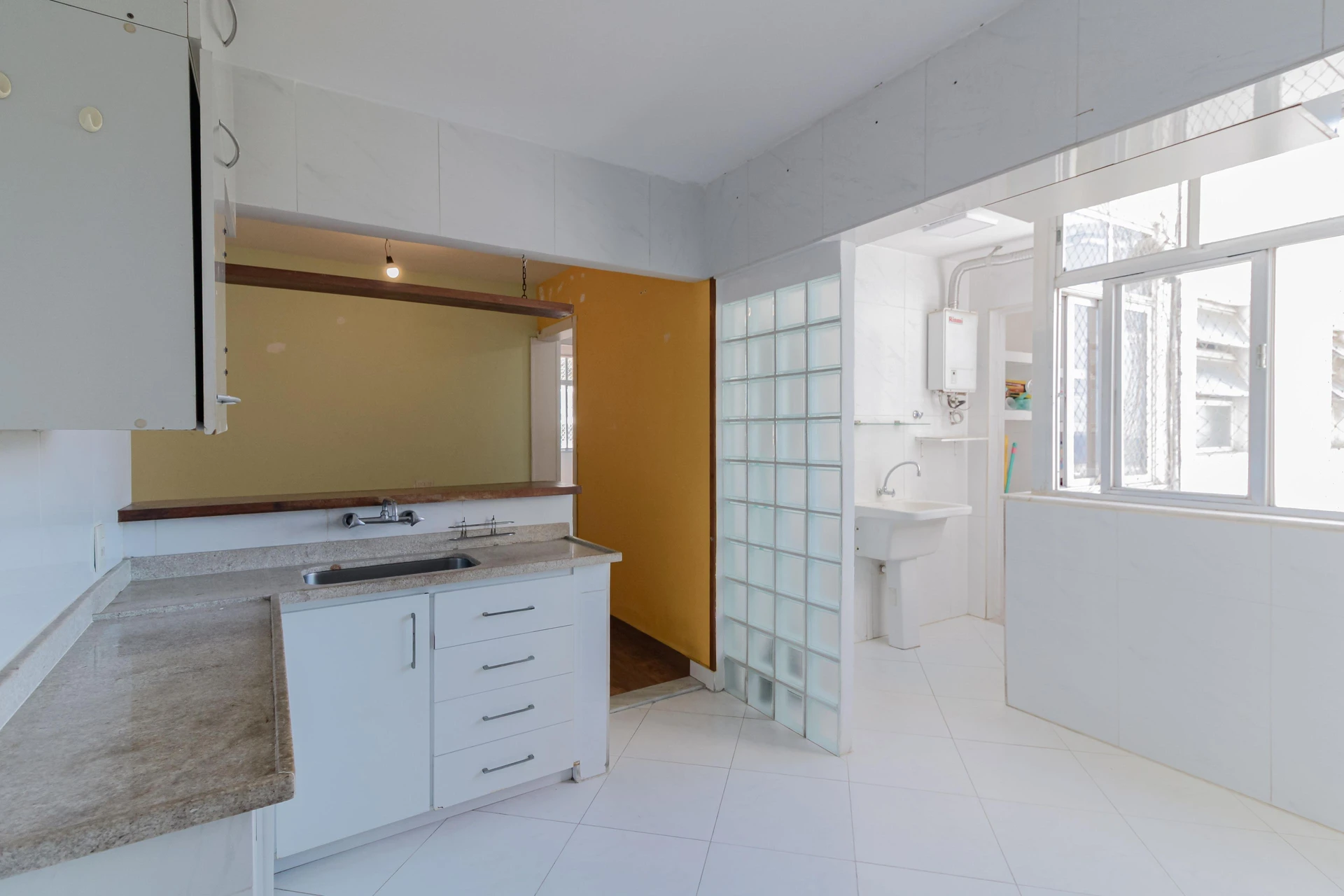 Unfurnished apartment with 3 bedrooms, 3 baths and parking — photo 6