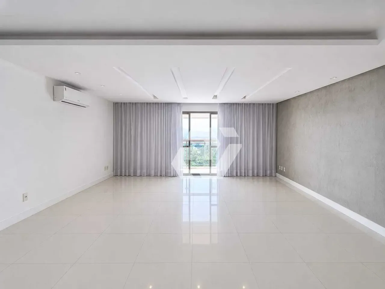 Apartamento mobiliado com 5 quartos e varanda envidraçada — photo 4