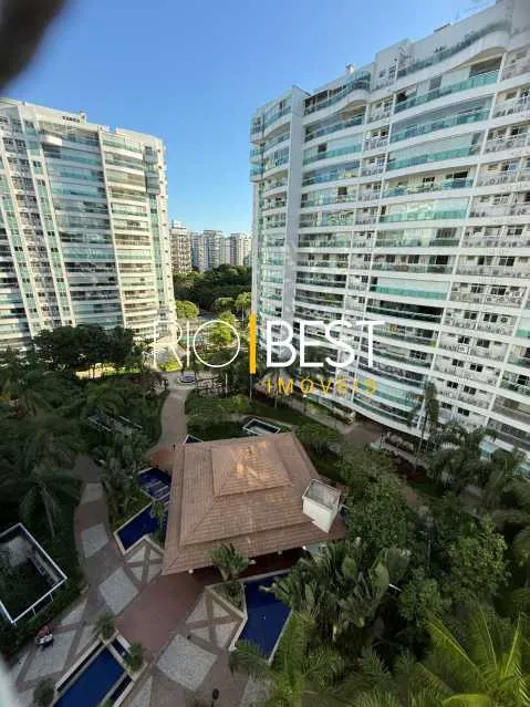 Apartment with 4 bedrooms and a glazed balcony view — photo 27