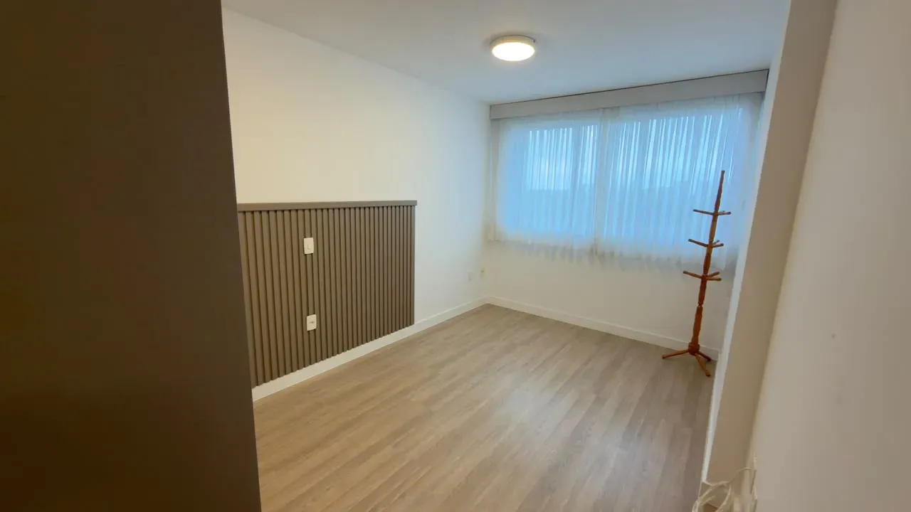 87 m² apartment with 2 bedrooms, enclosed balcony and garden — photo 12
