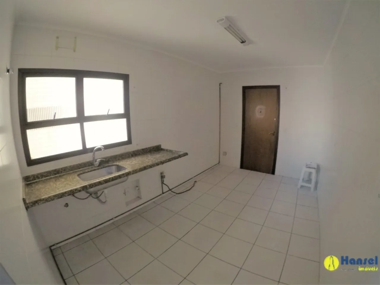 Apartamento de 3 quartos com cozinha a gás e varanda fechada — photo 7
