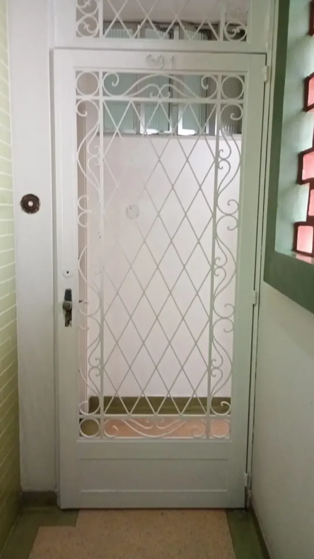 2-bedroom apartment with a washing machine — photo 19