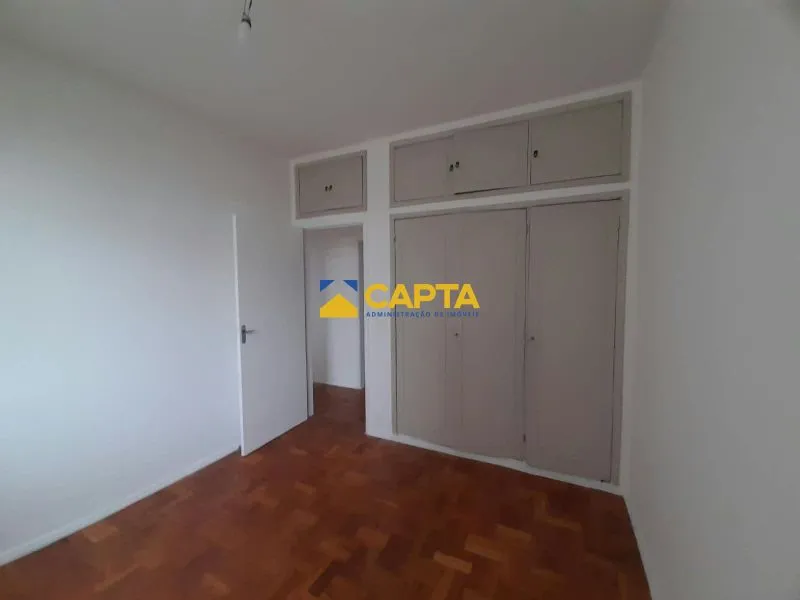 Wood or laminate floors in a 2-bedroom apartment, 68 m² — photo 9